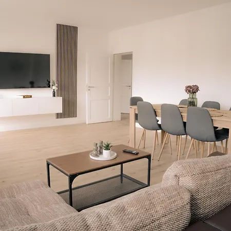 Apartment Mit Ladesaeule & Balkon