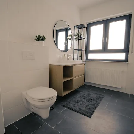 Mit Ladesaeule & Balkon דירה *