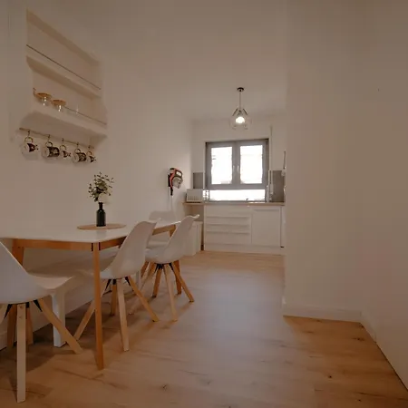 Mit Ladesaeule & Balkon Apartment Kassel